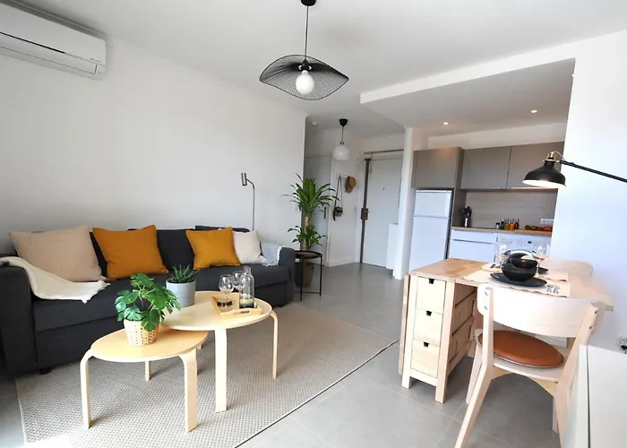 Centre, 2p, Terrasse, Garage Apartment