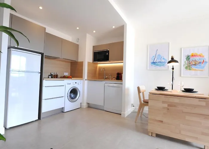 Centre, 2p, Terrasse, Garage * Antibes